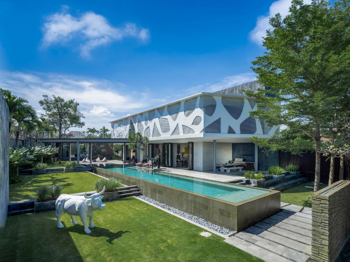 Issi Seminyak (Bali)