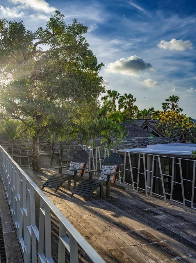 Issi * Seminyak (Bali)